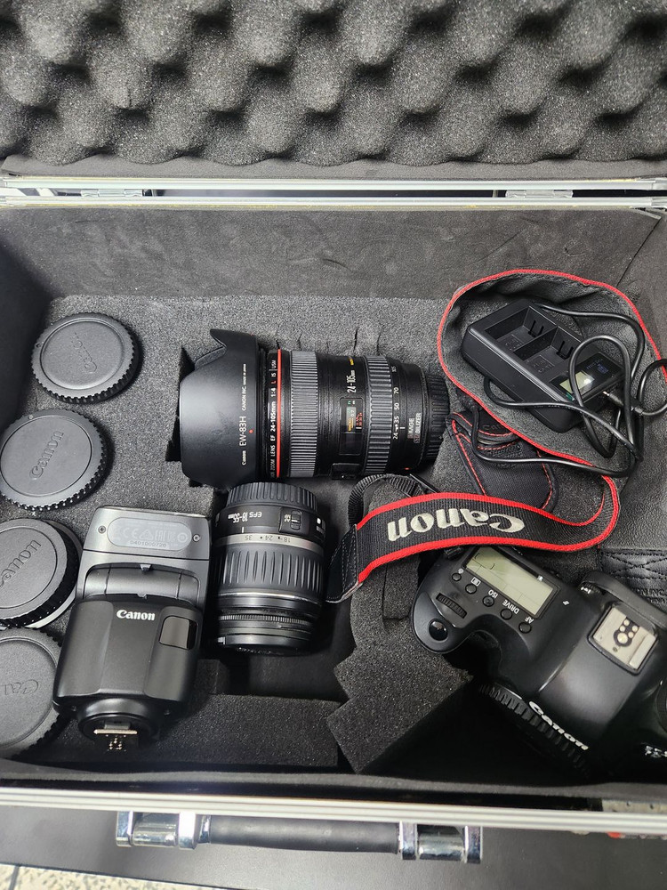 캐논 풀프레임 DSLR 카메라 + 렌즈 세트 이미지