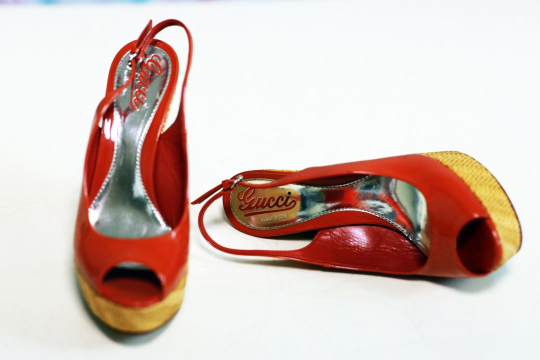 정품 GUCCI 구찌 코랄 페이던트 레더 라피아 웨지힐 이미지