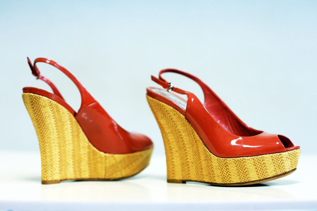 정품 GUCCI 구찌 코랄 페이던트 레더 라피아 웨지힐 이미지