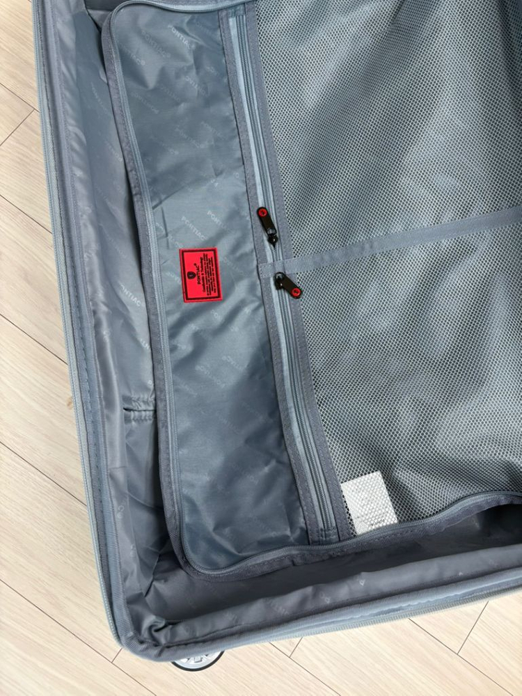 28인치 폰티악 캐리어 새물건입니다.--2