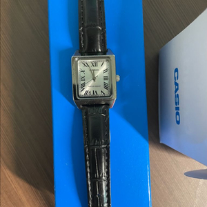 카시오 클래식 로마 스퀘어 가죽 시계 LTP-V007L-7B1