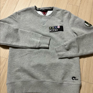 네파 회색 맨투맨 95