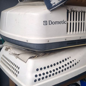 캠핑카 에어컨 냉난방기 세트 이미지