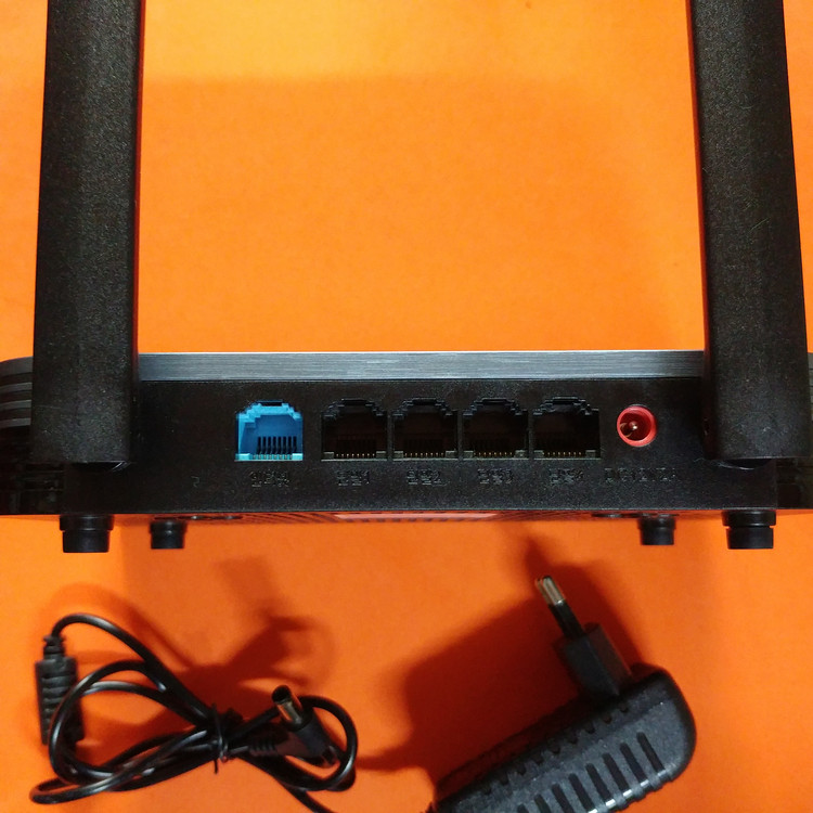 SK브로드밴드 Giga WIFI6 공유기--2