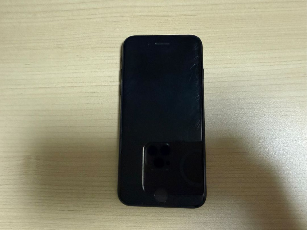 아이폰 se2 128GB 판매합니다--1