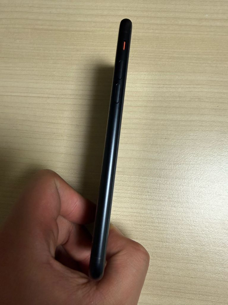 아이폰 se2 128GB 판매합니다--3