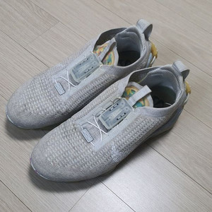 나이키 에어 베이퍼맥스 플라이니트 240사이즈