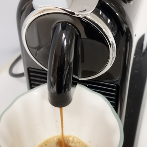 네스프레소 캡슐 커피머신 시티즈 d113 (딱 10잔 추출) + 캡슐 보관함