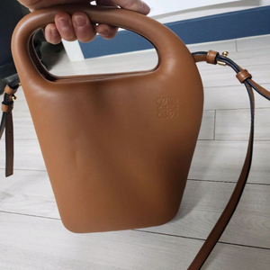 로에베 토트 크로스백