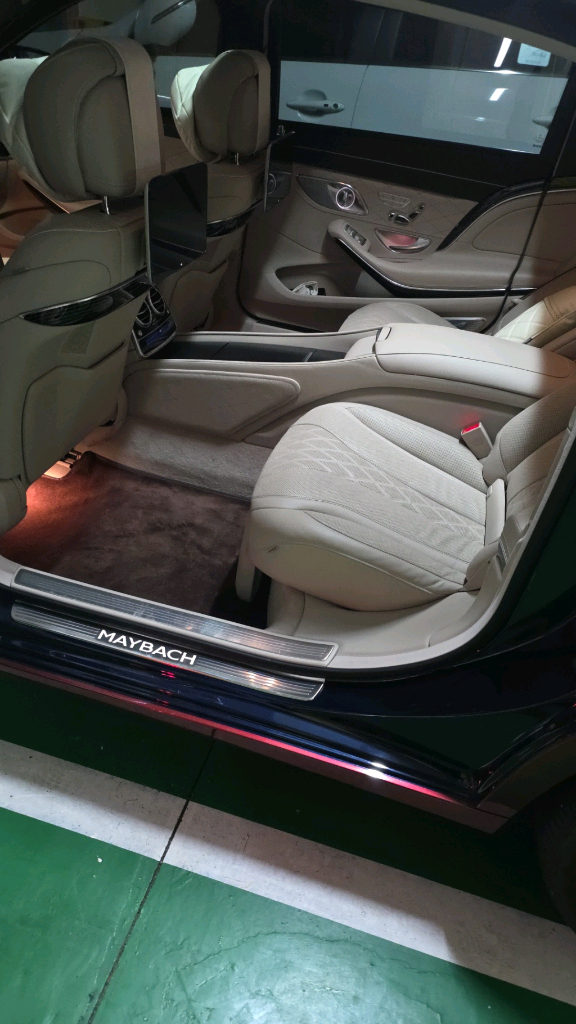 벤츠(마이바흐)4인승--3