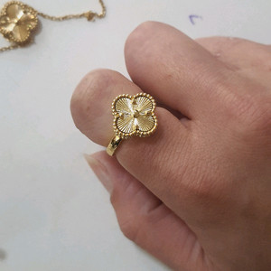 반클리프 기요세 이미지