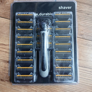 새상품 / 3중날 면도기 면도날 / 본체+22개면도날 이미지