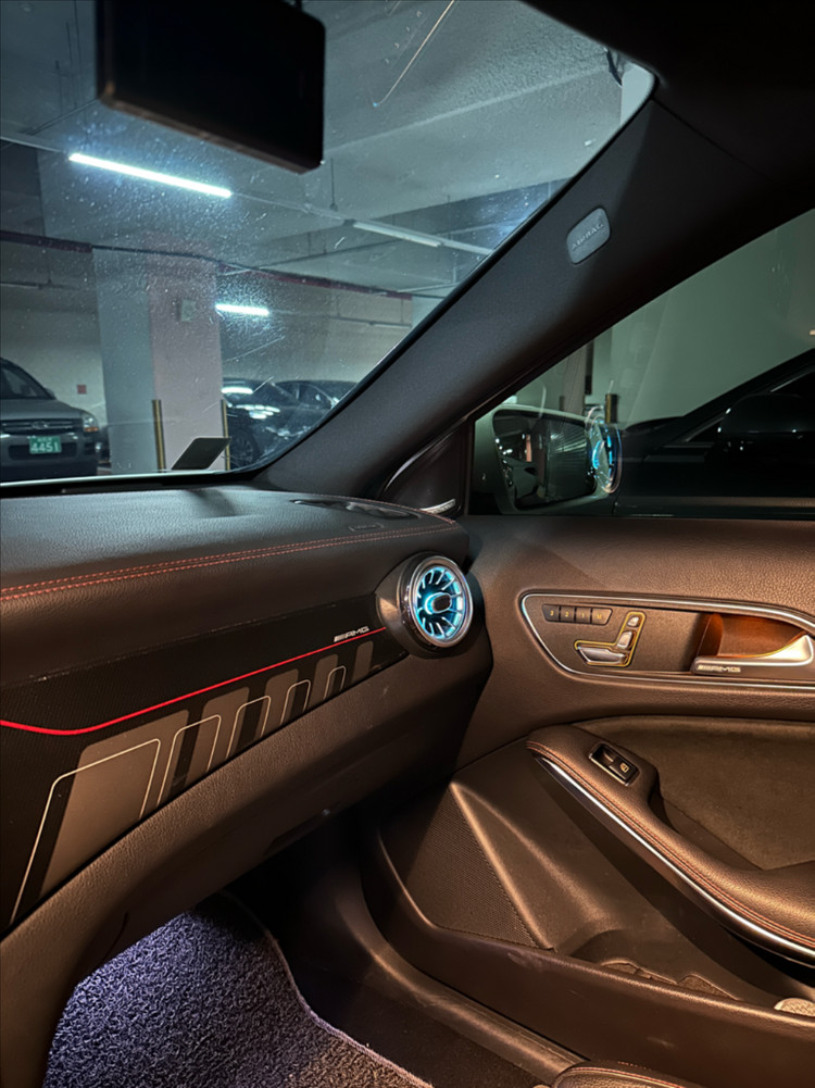 벤츠 GLA 45 AMG 4매틱--5