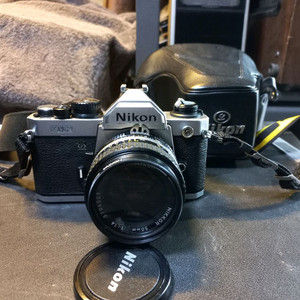 니콘FM2 민무늬 셔터막 니콘50mm.4렌즈 필름 카메라