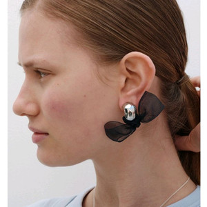 먼데이에디션 리본 이어링