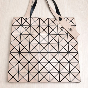 바오바오 이세이미야케 루센트 토트 28 정품