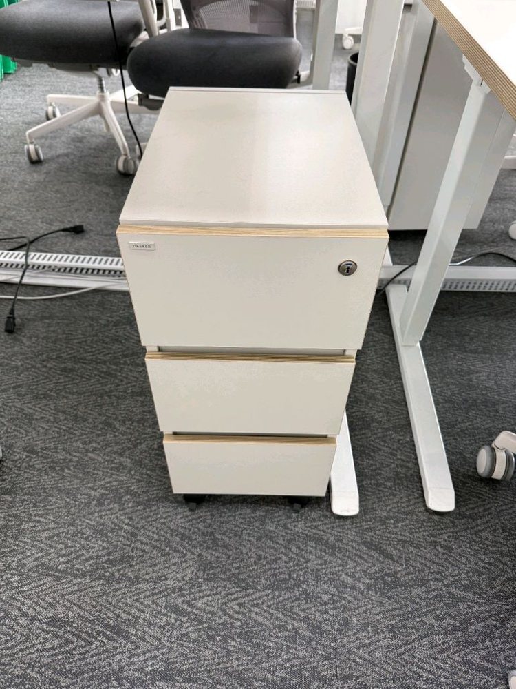 데스커 서랍 이미지