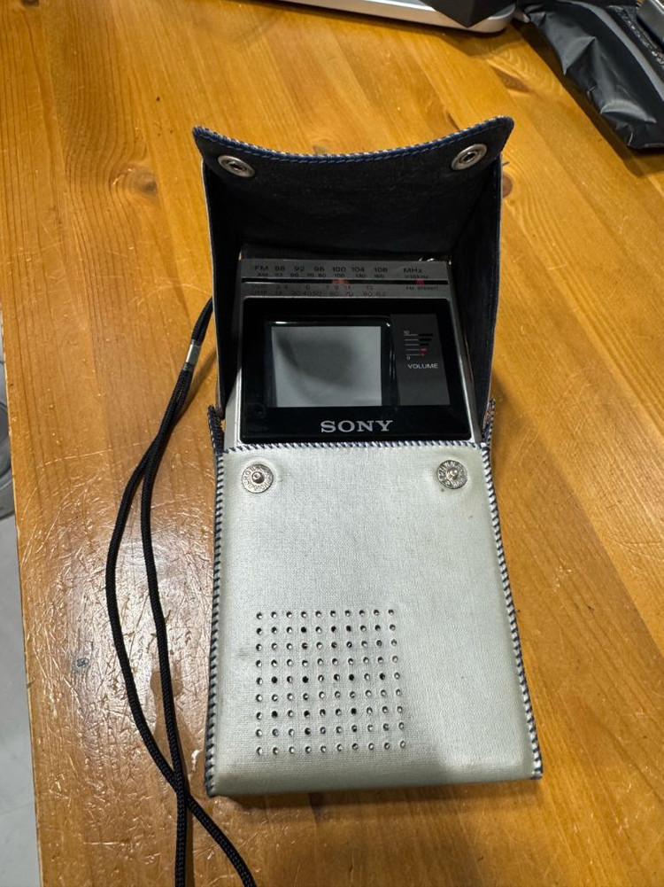 옛날 소니소형 브라운관 TV 스테레오 라디오 기능 이미지