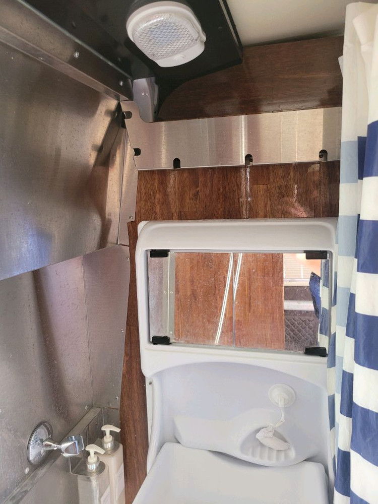 르노마스터 카인드캠핑카 이미지