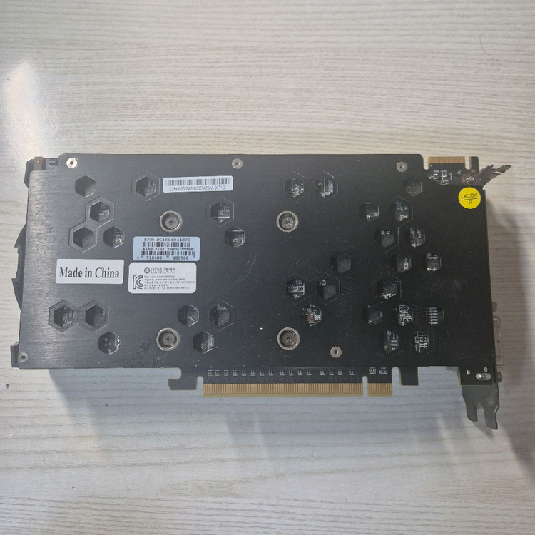 고장 부품용 그래픽카드 팝니다. 라데온 R9 370x(2GB)--2