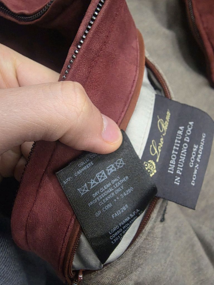 [1300만원]로로피아나 키드스킨 스웨이드 캐시미어 자켓 트래블구스다운 팔아요 이미지