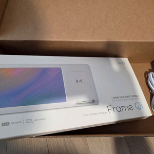 BMW 액자형 무선충전기