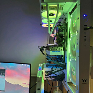 고성능 게이밍 PC 본체 (rtx 3080) 이미지