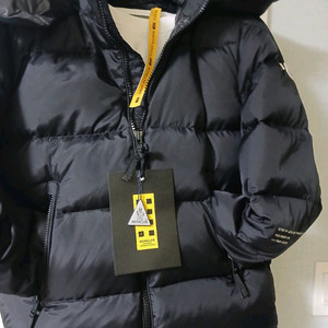 몽클레어 프래그먼트 다운 패딩 이미지