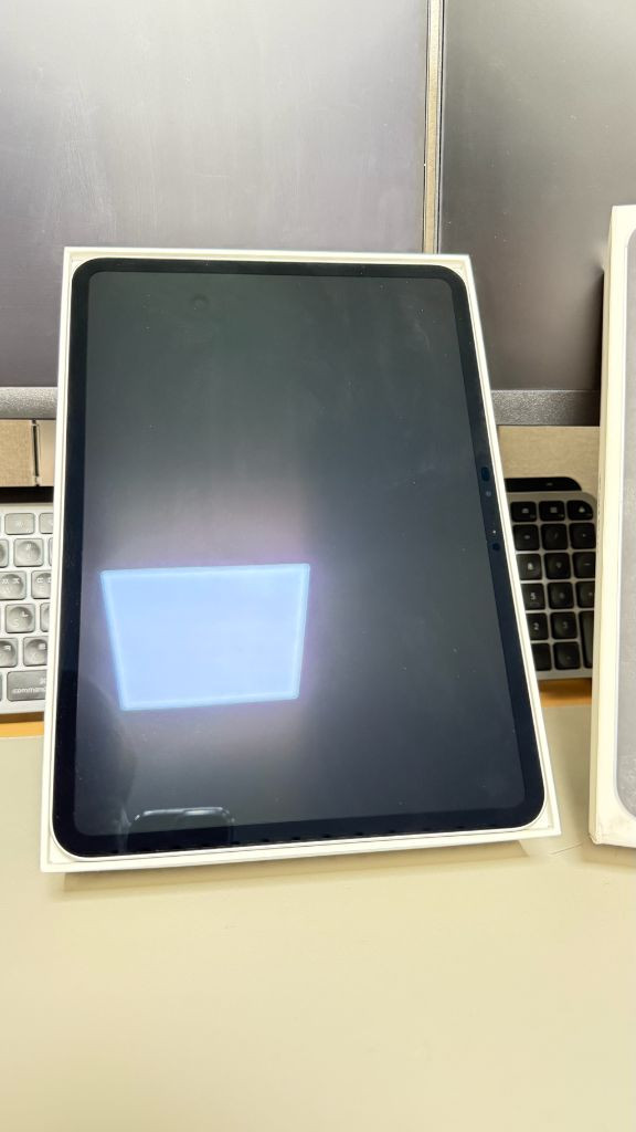 아이패드 프로 M4 11인치 256GB 단순개봉--1