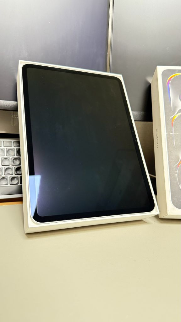 아이패드 프로 M4 11인치 256GB 단순개봉--2