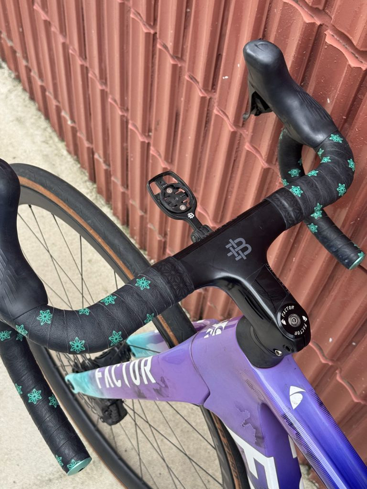 팩터 오스트로 VAM 오셔닉 에디션 49 사이즈 이미지