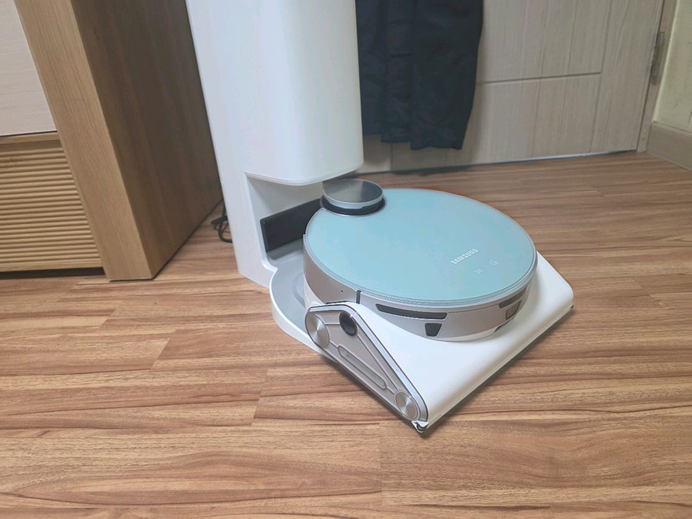 삼성 비스포크 제트 봇 AI+ 로봇청소기 판매합니다.직거래만 합니다.--6