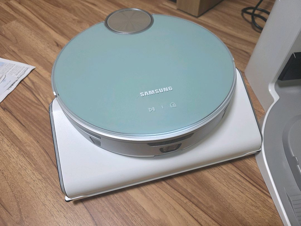 삼성 비스포크 제트 봇 AI+ 로봇청소기 판매합니다.직거래만 합니다.--9