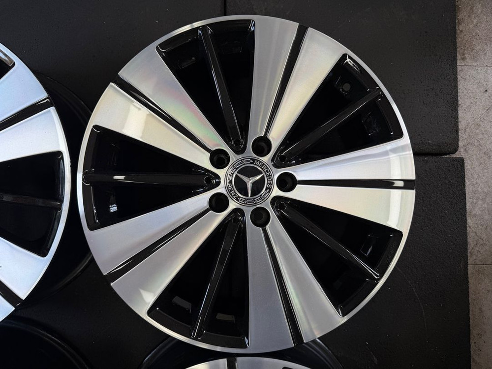 18인치 벤츠CLA250 순정휠 1대분 옵셋7.5J+52 PCD112 가격 58만원--1