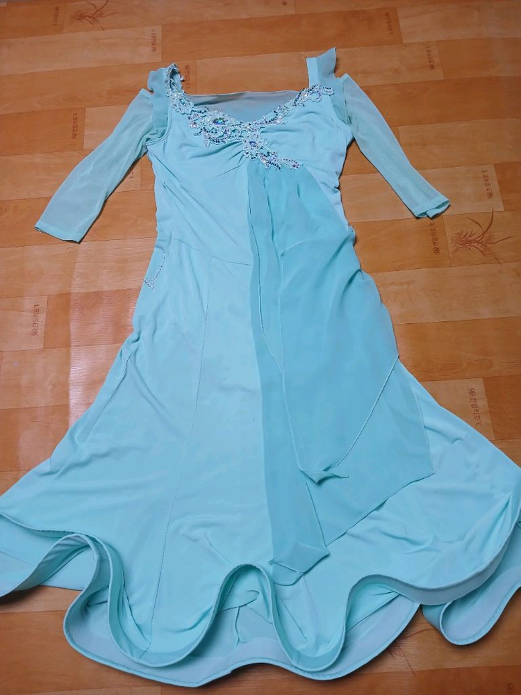 여성용 댄스스포츠 맞춤드레스 싸게 팝니다(사이즈는 66)--17