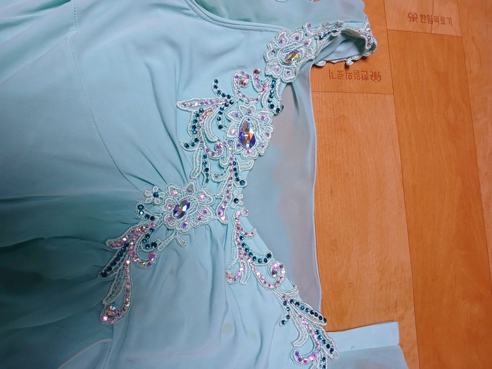 여성용 댄스스포츠 맞춤드레스 싸게 팝니다(사이즈는 66)--16