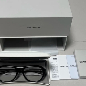 젠틀몬스터 오아 OAA 01 Y2K 김나영 안경 이미지