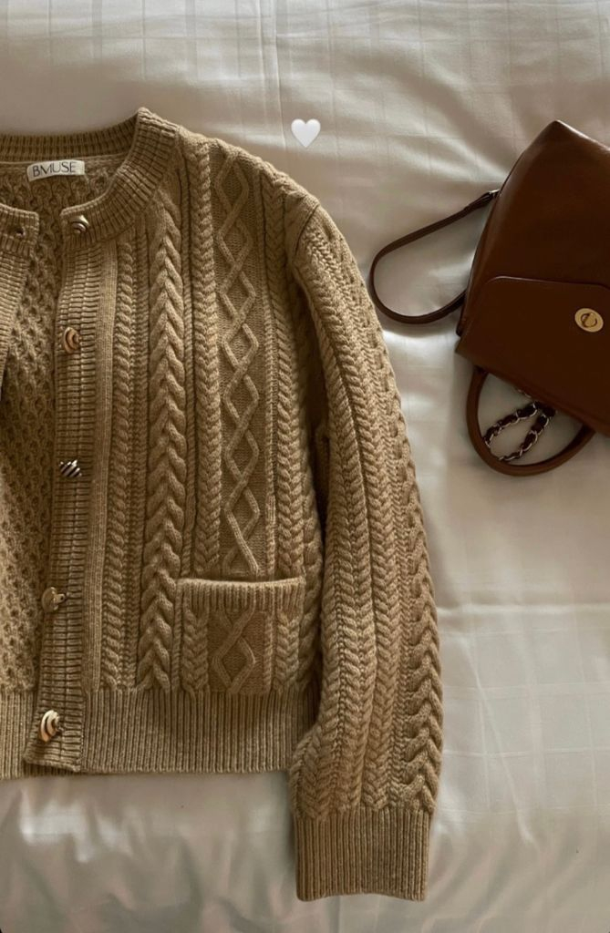 베뉴엣 비뮤즈 크로와상 가디건--5