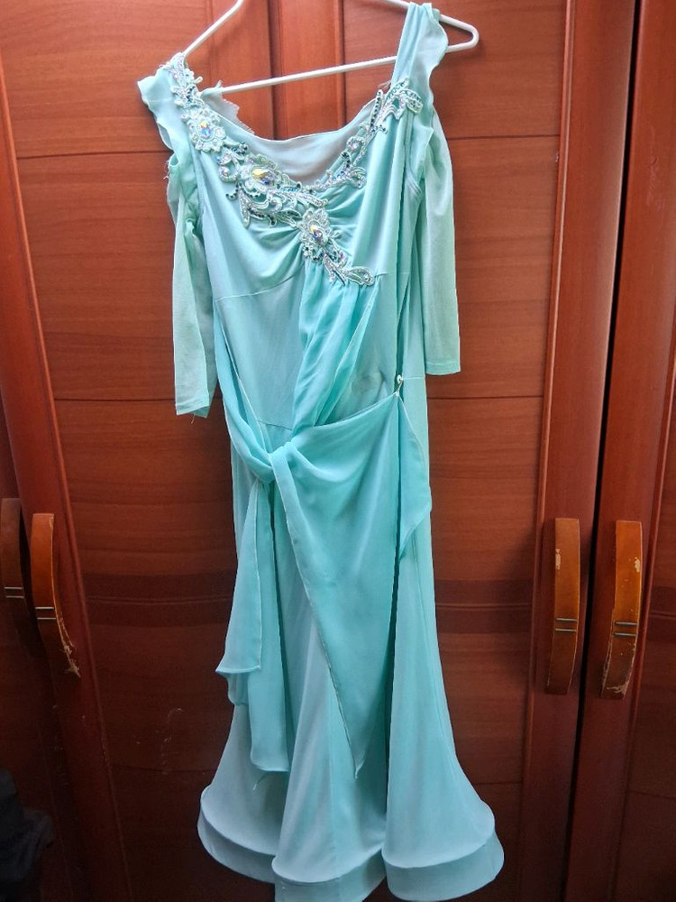 여성용 댄스스포츠 맞춤드레스 싸게 팝니다(사이즈는 66)--1