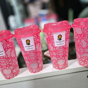 스타벅스 베이프 리유저블 핑크 4개 일괄 택포3만원 입니다.