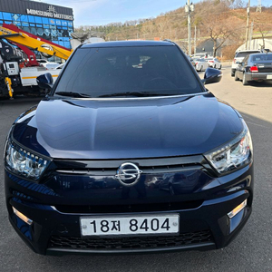 16년식 티볼리VX디젤오토 차량입니다무사고 490만원