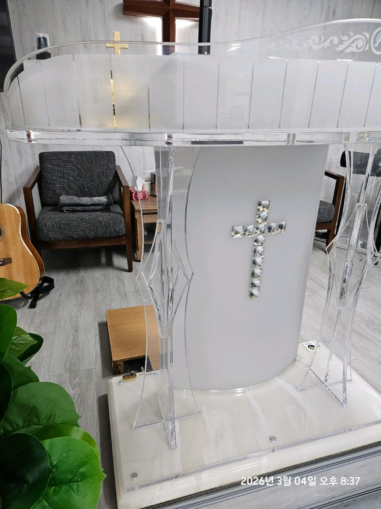 크리스탈 강대상--1