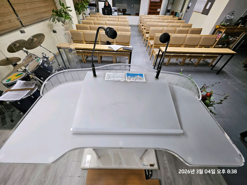 크리스탈 강대상--2