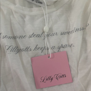 릴리코츠 레터링 티셔츠