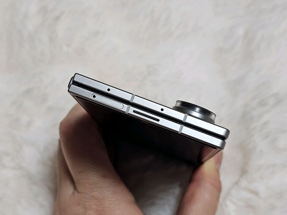 갤럭시 Z폴더7 실버 512GB 이미지