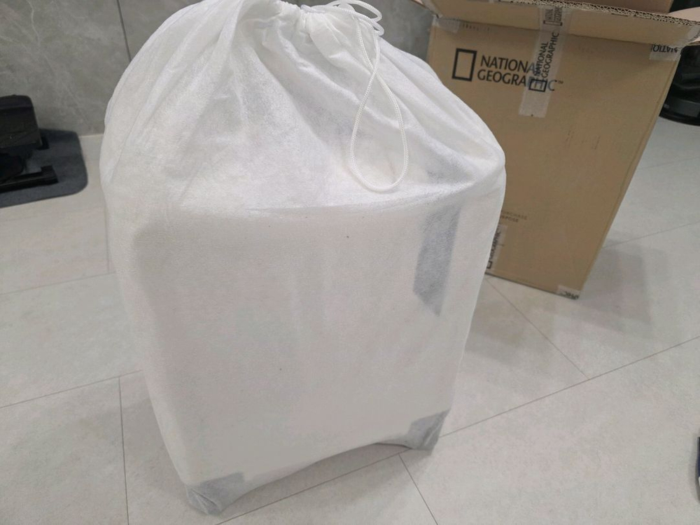 내셔널지오그래픽 18인치 캐리어--1