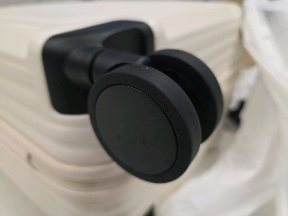 내셔널지오그래픽 18인치 캐리어--5