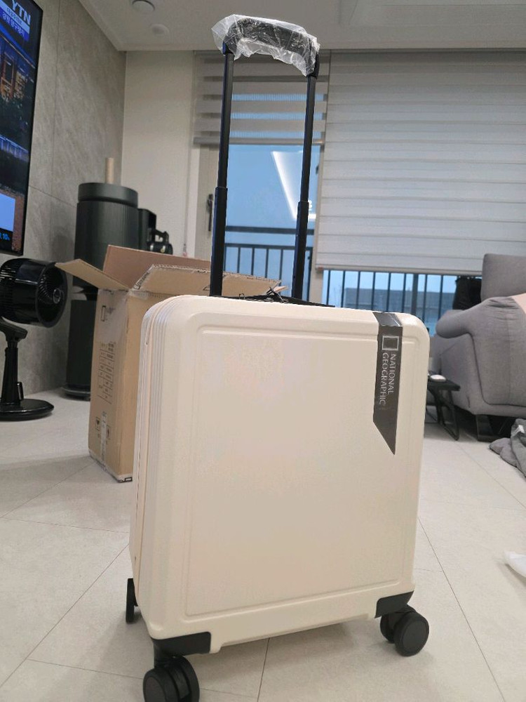 내셔널지오그래픽 18인치 캐리어--6