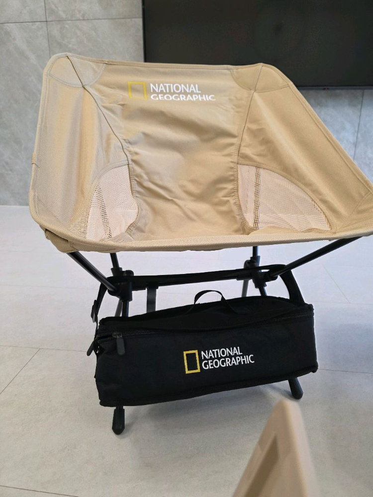 내셔널지오그래픽 캠핑의자 2개 + 폴딩박스--3