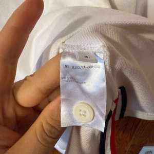 톰브라운 오버핏 화이트 pk 셔츠(카라티) 판매 합니다.